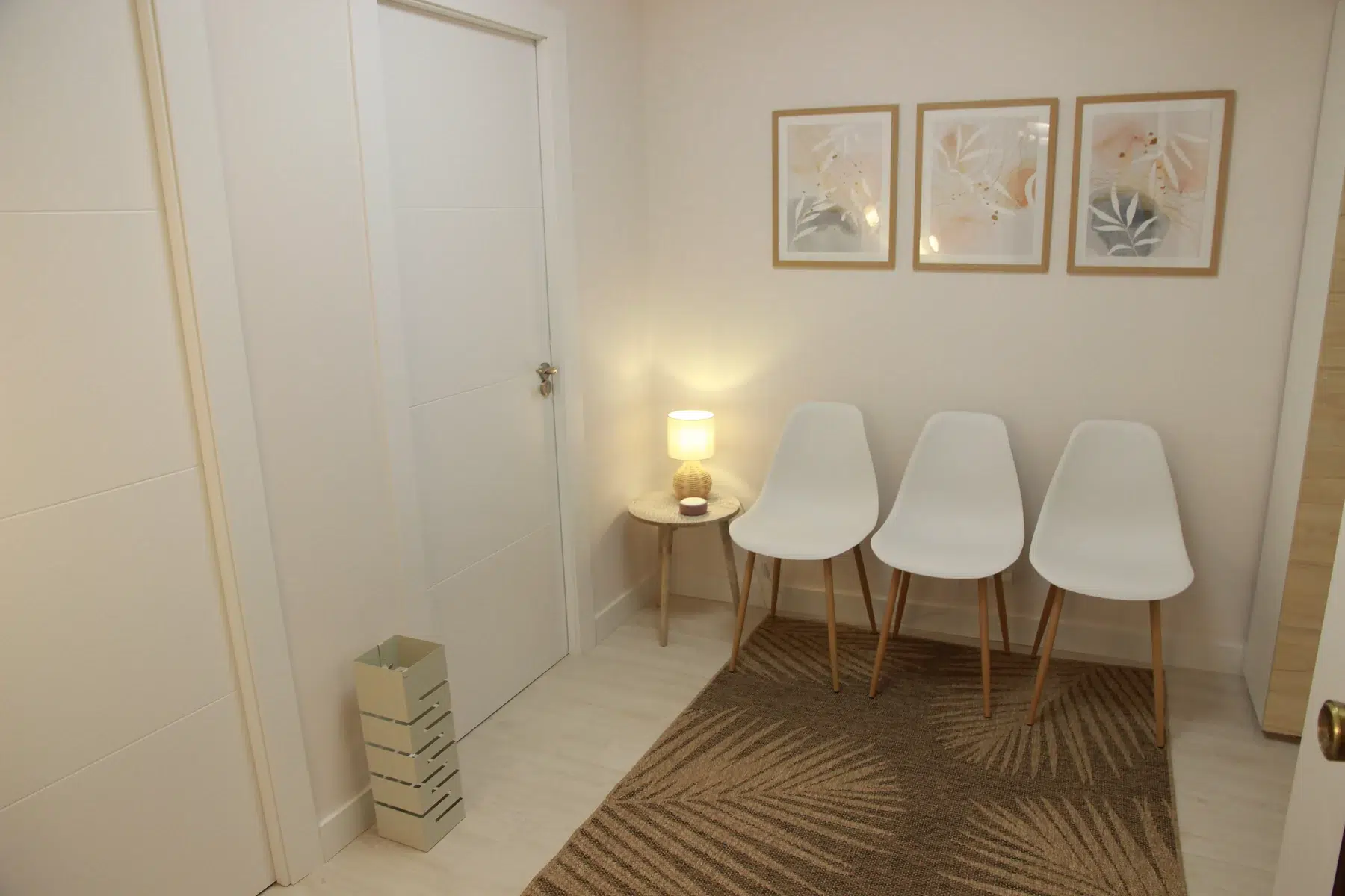 Sala de espera de la consulta en Bilbao, zona Moyua